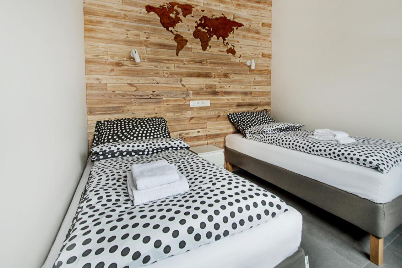 Apartamenty Centrum M - Komfortowe Noclegi Crickhowell Exterior foto