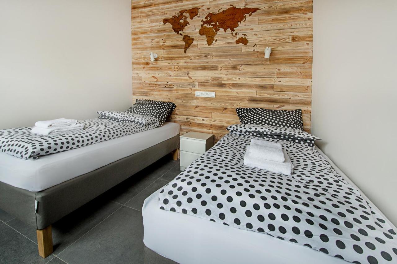 Apartamenty Centrum M - Komfortowe Noclegi Crickhowell Exterior foto